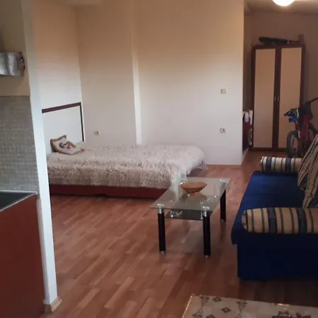 студио в затворен комплекс в гр.банско